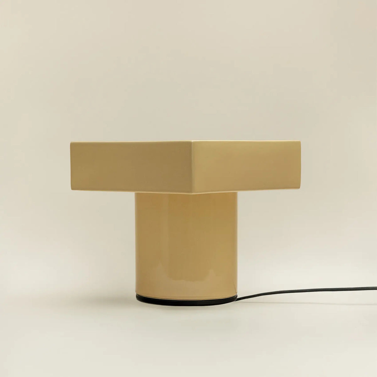 Display Table Lamp Butter Yellow